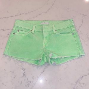 EUC 7 For All Mankind Women’s Lime Green Cut-Off Denim Shorts (24)
